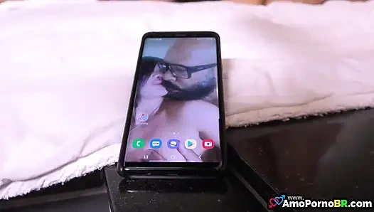 SUAMIKU ADALAH TEMPAT TIDUR SETENGAH-IN