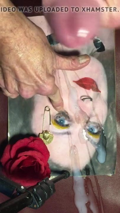 bukkake per la splendida puttana mariangela