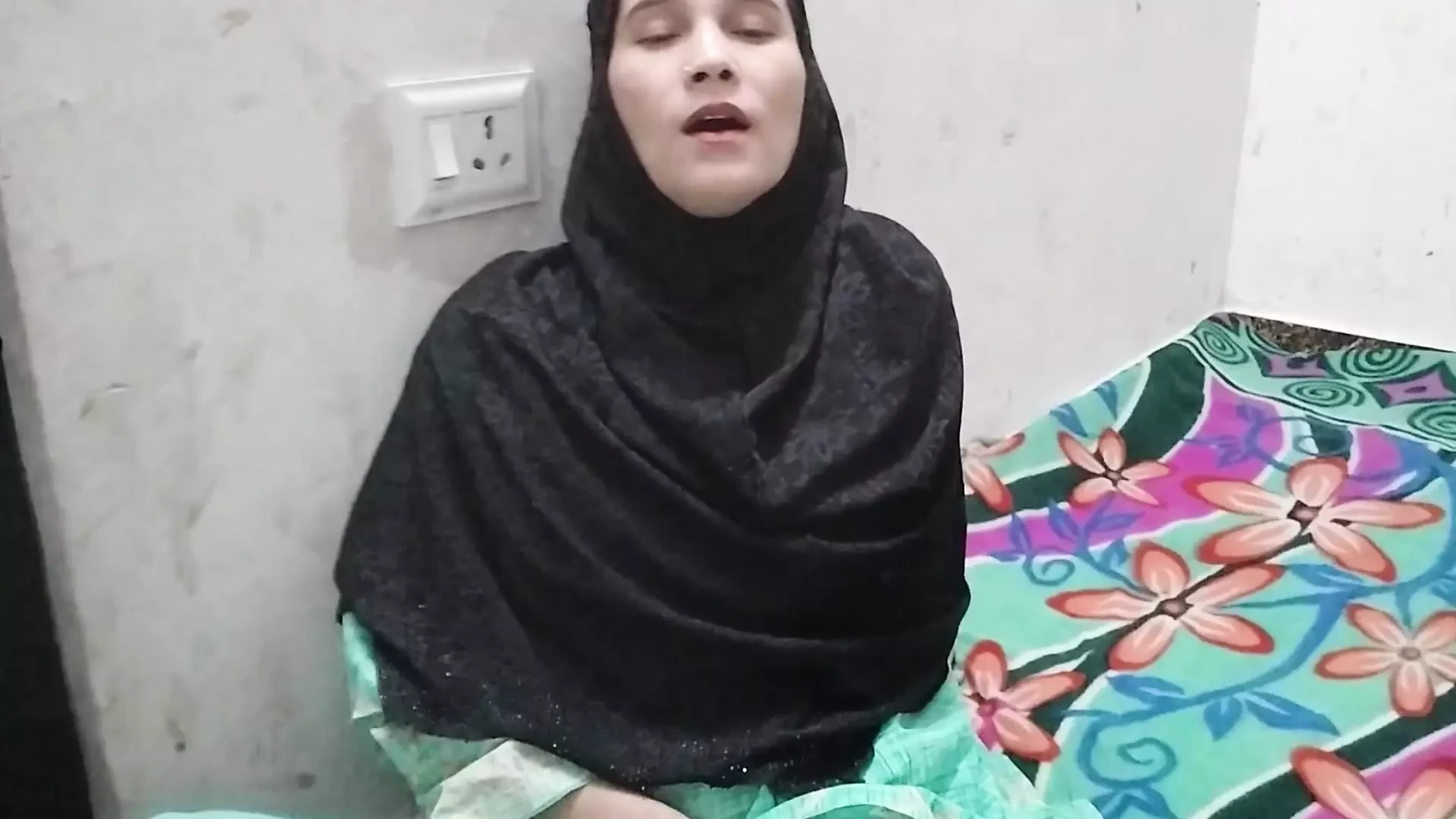 Abbu jaan ne paise dekar jabar dasti chod diya