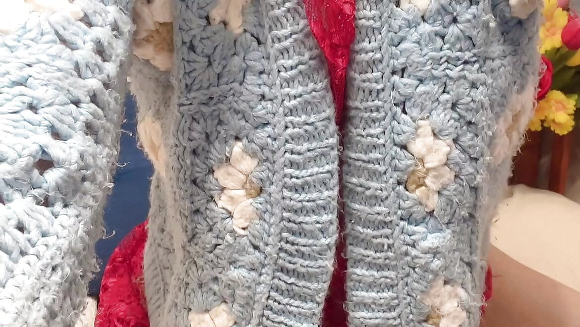 Minyon Hana Elbise Giyiyor Ve Göğüslerini Çok Seksi Amcık Götüne at