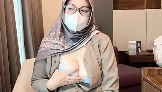 My teacher teases pascol in front of the camera