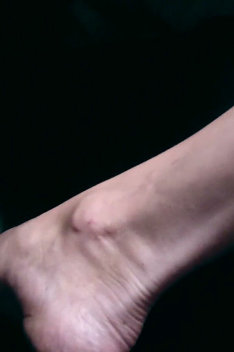 Crazy Driving in Flat Sandals and Barefoot