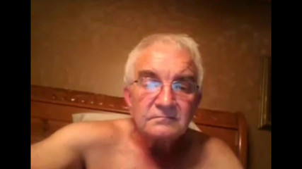 Opa streelde op webcam