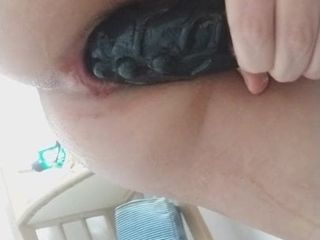 Un grande dildo nero nel mio culo