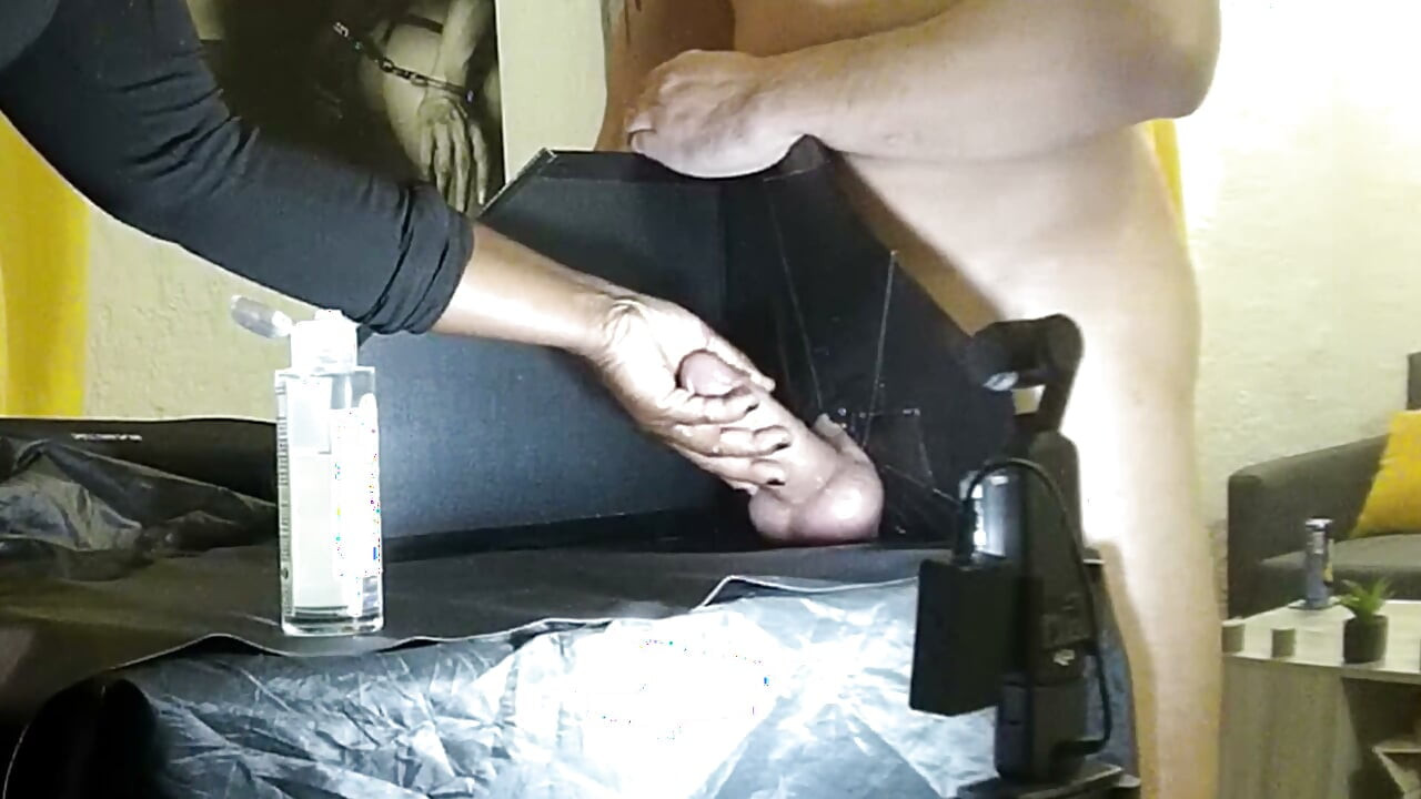 Behind the Scenes Gloryhole: the Ultimate Setup & Close-up Play