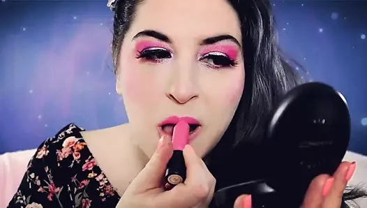 Asmr lipstik merah muda di plexiglass