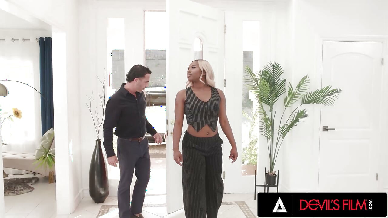 DEVILS FILM - KOCA-KARI STRAPONLU ÜÇLÜ DERLEME! ANAL, DP, MILF'LER VE DAHA FAZLASI!