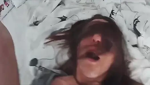 Evli kadın kocasını en iyi arkadaşıyla aldatıyor. Gerçek