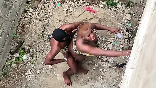 Geschlichen, um mit einer der Palastwachen liebe zu machen