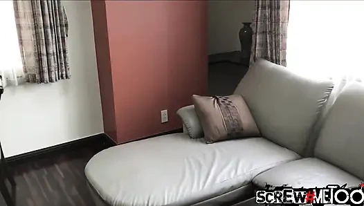 Perjalanan porno seks dengan jalang Asia bertato terangsang