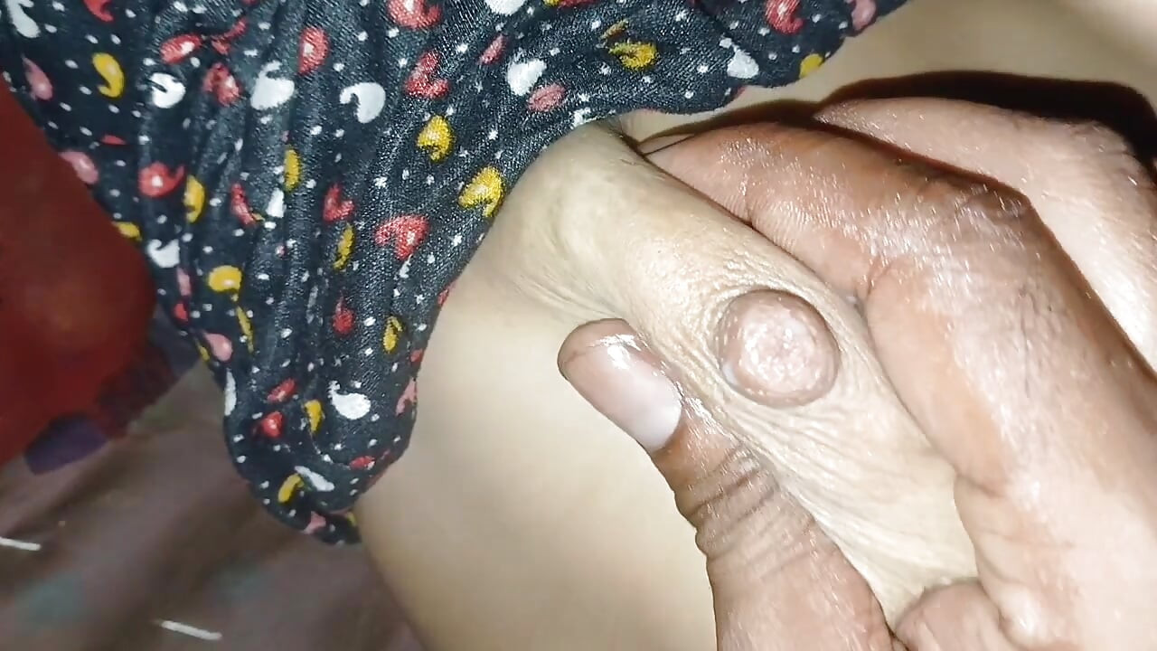 Boobs massage bhabhi ki aur mil pressure