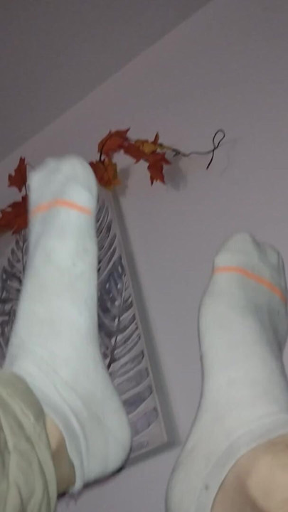 suck these latin man feet