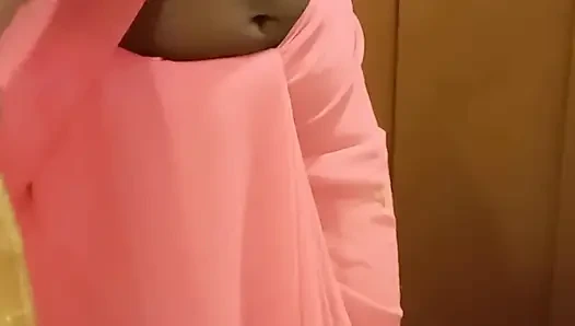 Дези тамильскую шлюшку-жену соблазнили большой задницей и киской в сари после отеля - Cuck Films! Индийский хотвайфекс