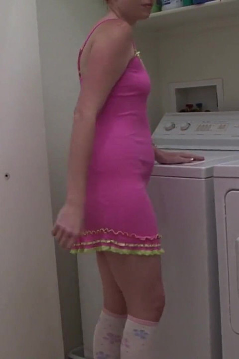 Holly kirli çamaşırlarımı yıkayarak ödüllendiriliyor