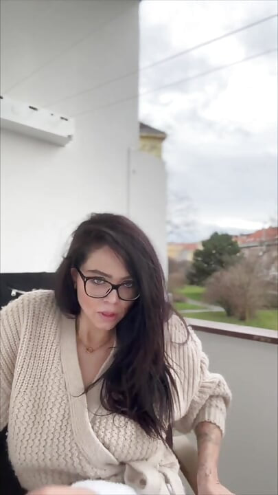 Pušenje cigareta u naočarima