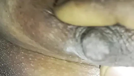 Ich habe die dicke muschi meiner ehefrau gestreichelt. Teil 1