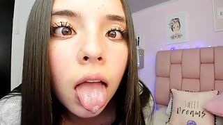 Mooie Colombiaanse tiener is een aspirant pornoster, ze wordt erg geil terwijl ze zich gedraagt als een nymfohoer voor veel mannen bij dezelfde Tim