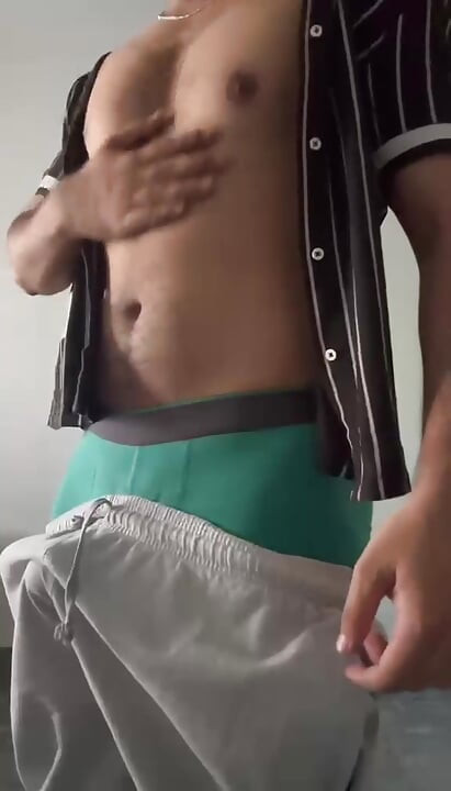 Horny Indian Twink Prepares for Grindr Daddy, Secret Wank & First Online Cumshot