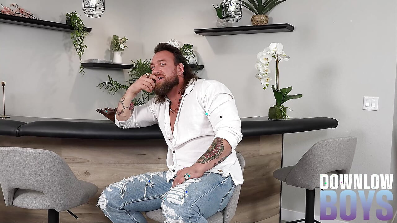 DOWNLOWBOYS - Divorced Adam Lee Gets First Cock From Jake Waters In Green Room