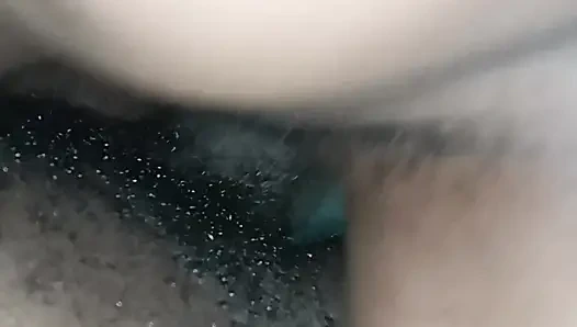 Южно-африканскую девушку трахает сантехник