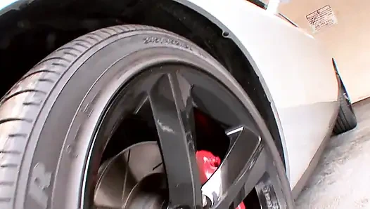 Komşunun güzel kızı patronu tarafından sikiliyor