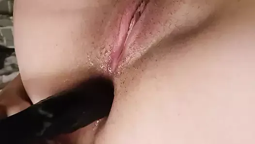 Exciting a hungry asshole up close😋