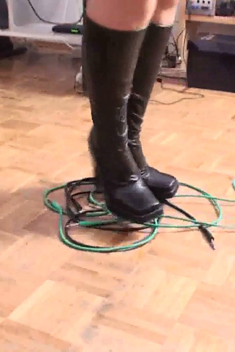Crushing cables with my new boots