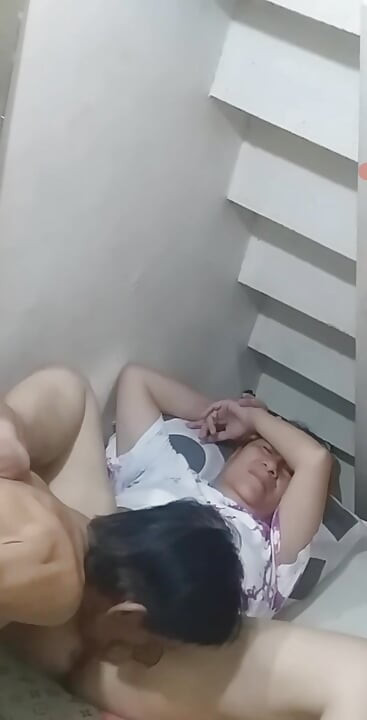 Amcığını daha fazla yemem için benden bir iyilik istiyor