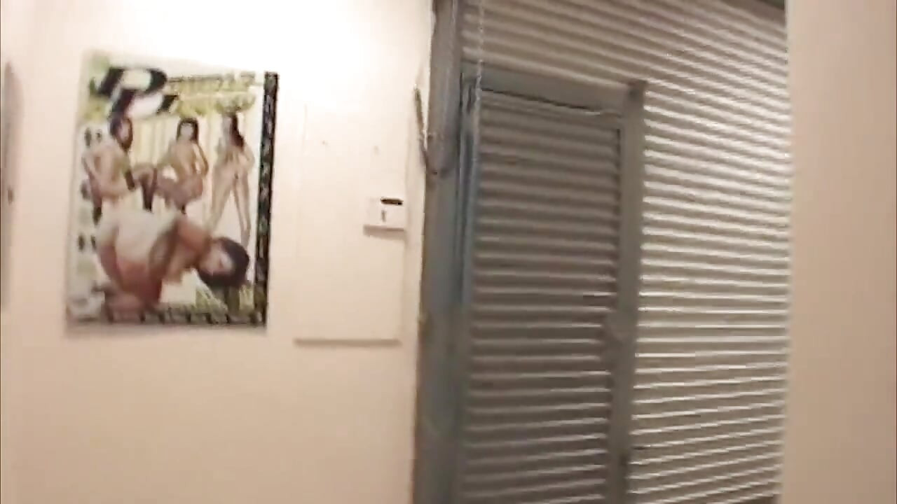 Ebony Amateur MILF Takes White Cock and Facial