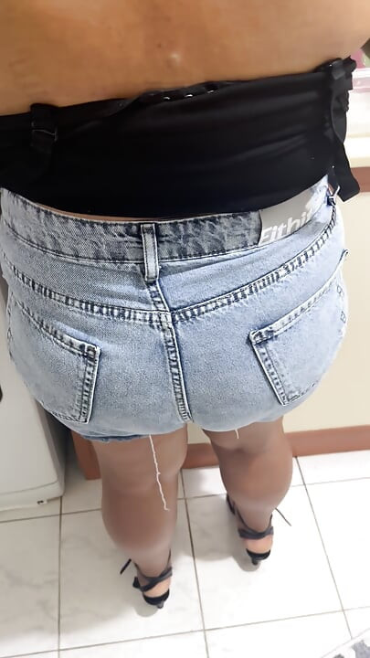 My big ass lover cooking in the kitchen is so