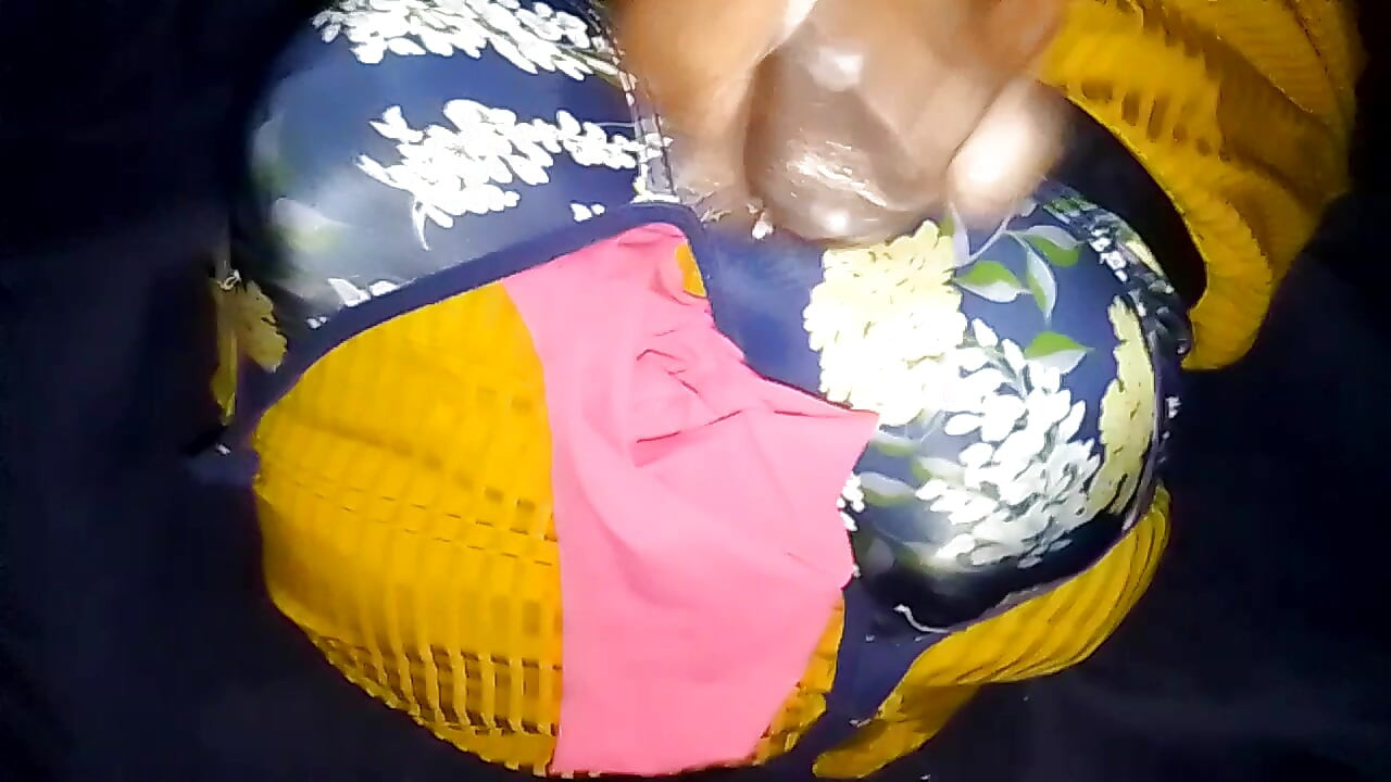 Áo ngực được mang đến