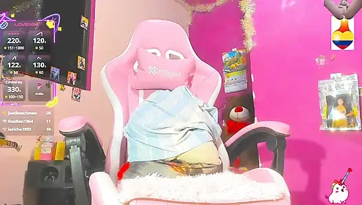 Delicius purpure genç kız yumruk sokuyor ve çok fışkırtıyor baba