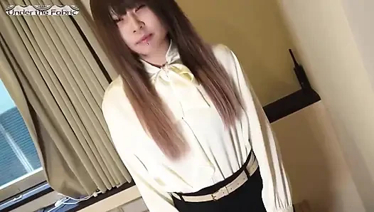 Face reveal, pelajaran pertama tanpa sensor sebagai pramugari pemula di kota kecil menemukan sisi beraninya