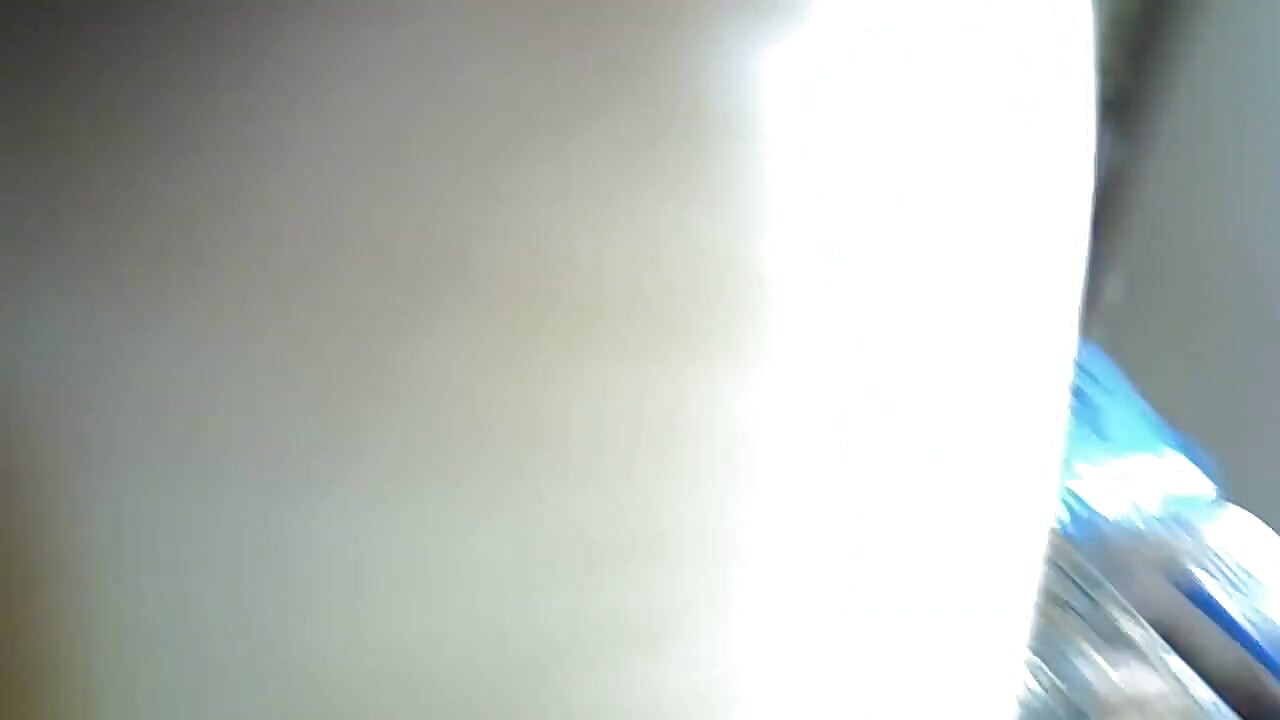 Bò và trượt webcam giữa mông và âm hộ