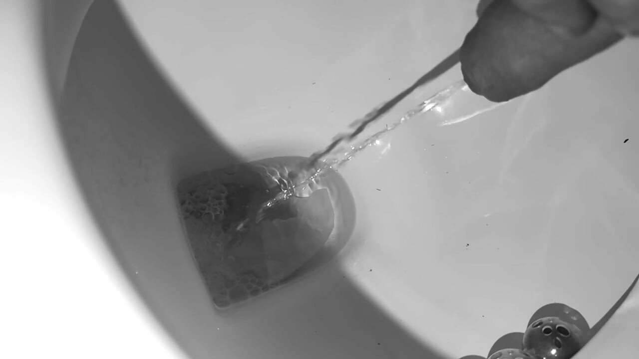 Super slow motion piss