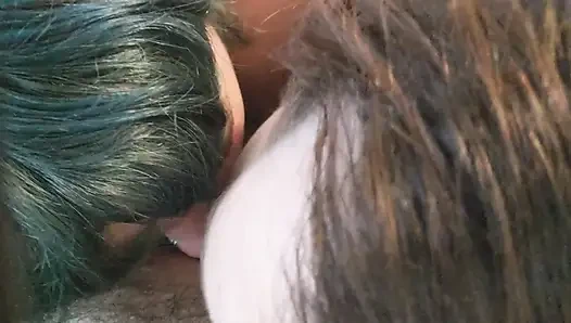 Alisha Adams ve Olivia Marie bana sakso çekiyor