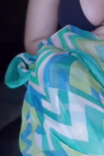 زوجة الجيران مارس الجنس من قبل صبي يبلغ من العمر 18 عاما