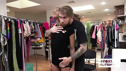 Bts - güzel Kira Noir götünü Bryan Gozzling'e azdırıyor!
