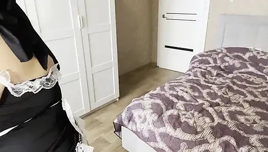 Türk hizmetçi Khalifa seksi tayt gördü, giydi ve çok heyecanlandı
