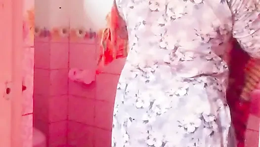 A Bangladeshi-Bihari woman is engaging in romantic sex inside the bathroom while bathing.