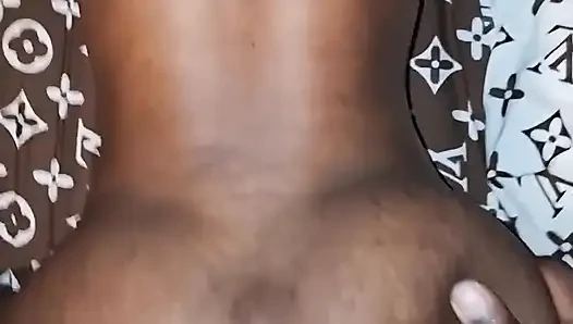 I Judge on Niki's Sweet Buttocks