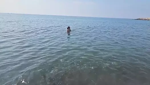 Sea porn video – Chat by the Sea Between and Passers-by