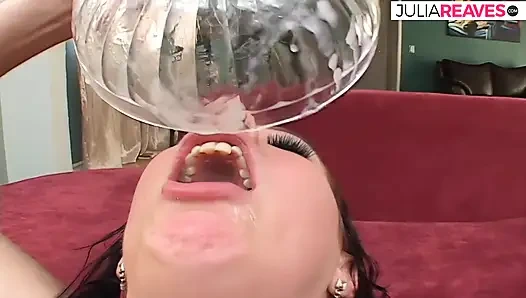 Gianna dientot tenggorokannya dalam-dalam