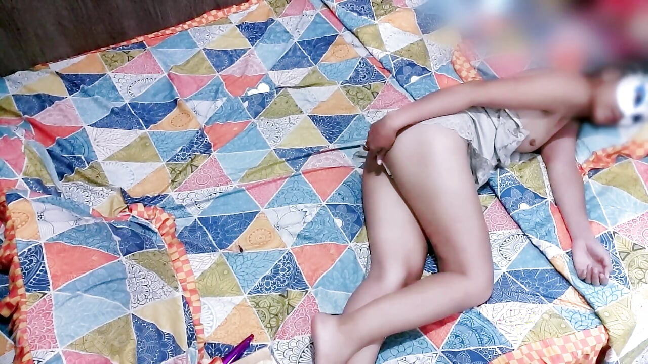 Hyper-Sex Girl Screaming