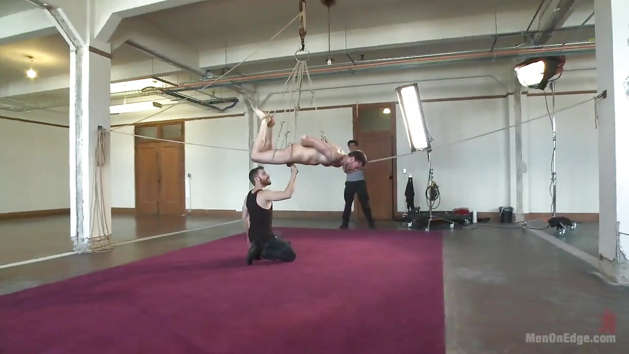 Hot Bi Hunk's First Time Being Bound and Edged