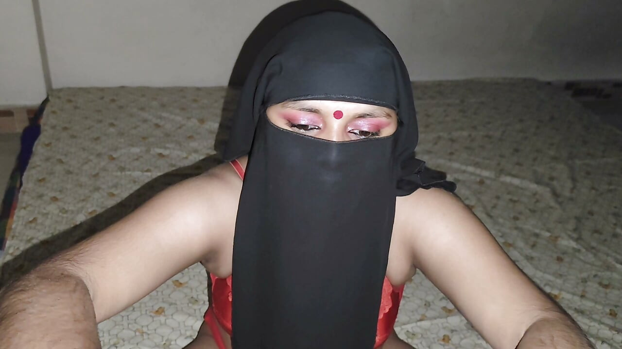 Hintli Tatminsiz Evli Baldız Kocasının Kardeşiyle Sert Seks Yapıyor Bölüm_01.