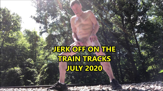 Jack off sui binari del treno luglio 2020