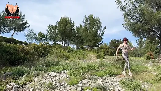 Ormanda Yürürken Bir Yabancı Bana Spermini Yutmamı Teklif Etti!