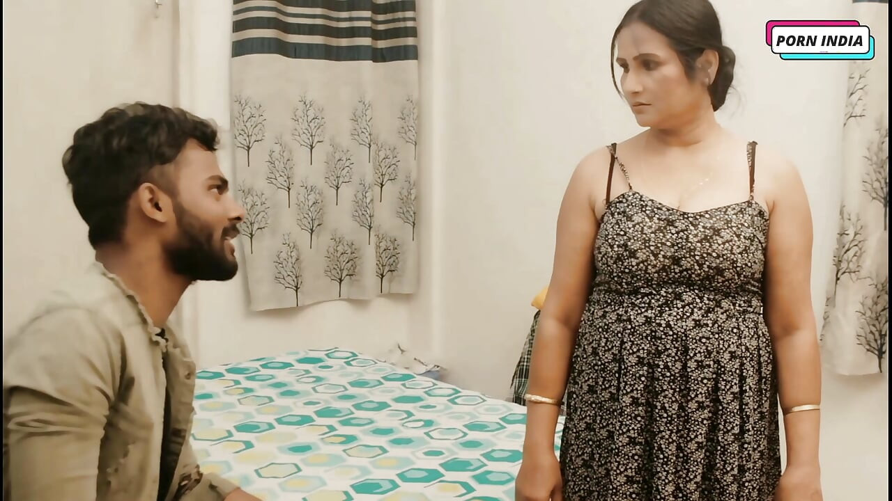 Desi dögös bhabhi romantikus szex egy idegennel