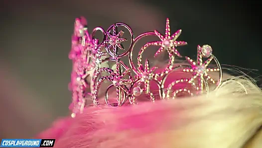 Ana Foxxx Fucks Kenna James with a Giant Green Dildo and They Cum Together, Wicked Porn Cosplay Parody